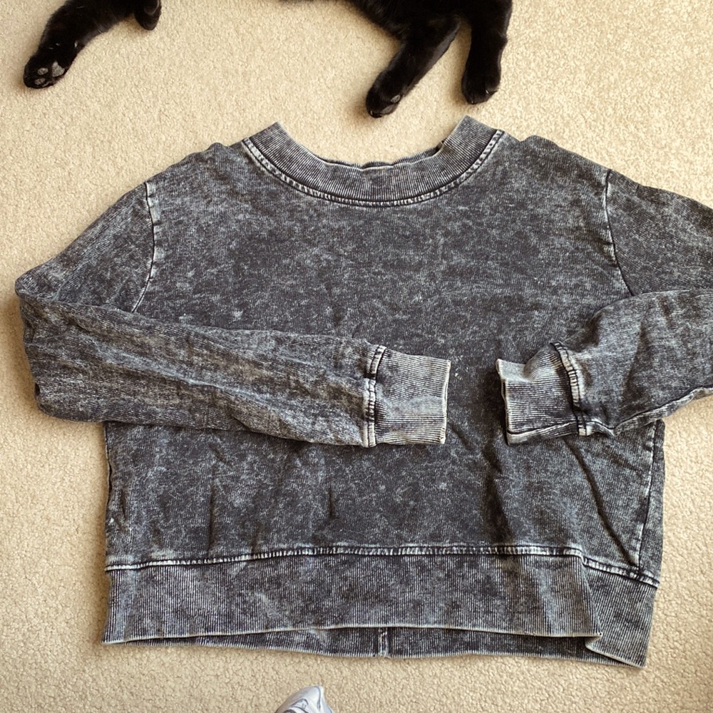 Sweatshirt (looks stonewashed)
